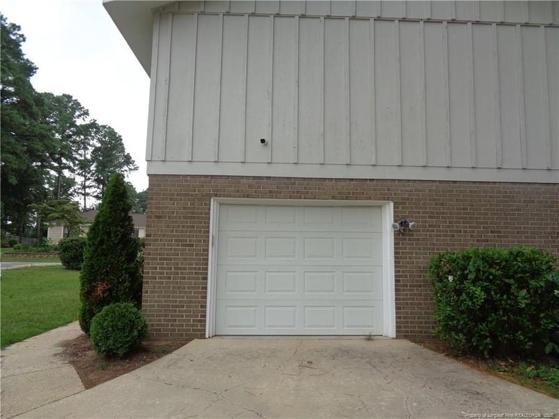 201 Rivenoak Dr, Fayetteville, NC 28303