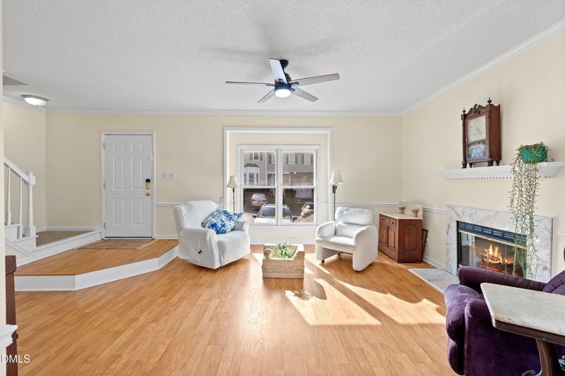 201 Riverwalk Cir, Cary, NC 27511
