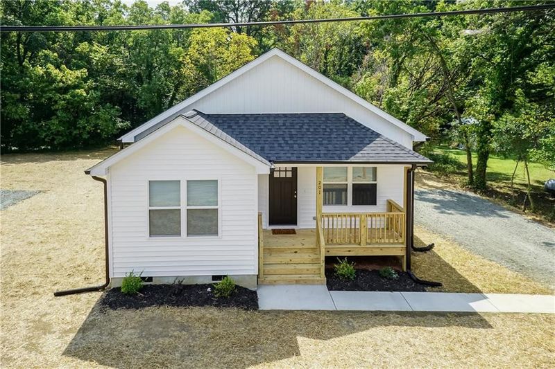 201 Robin Ln, Graham, NC 27253