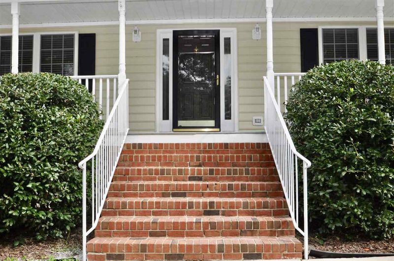 201 Rosinton Ct, Garner, NC 27529