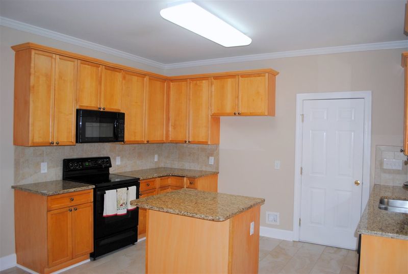 201 Sarazen Dr, Clayton, NC 27520