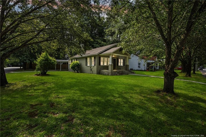 201 Sedberry St, Fayetteville, NC 28305