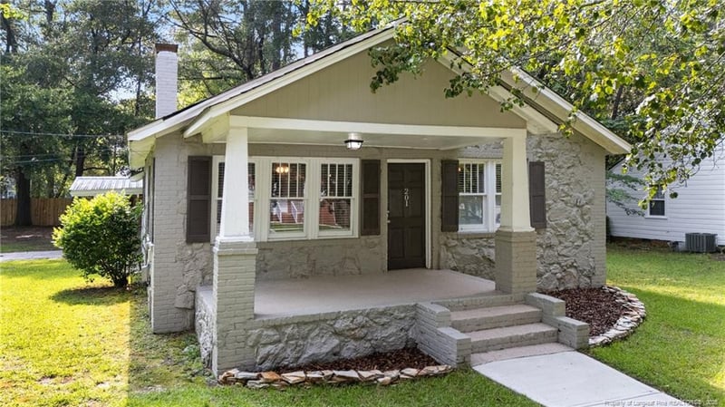 201 Sedberry St, Fayetteville, NC 28305
