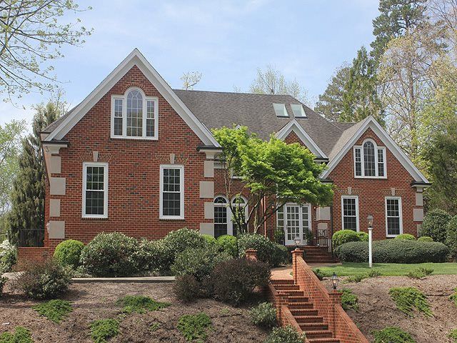201 Sierra Dr, Chapel Hill, NC 27514
