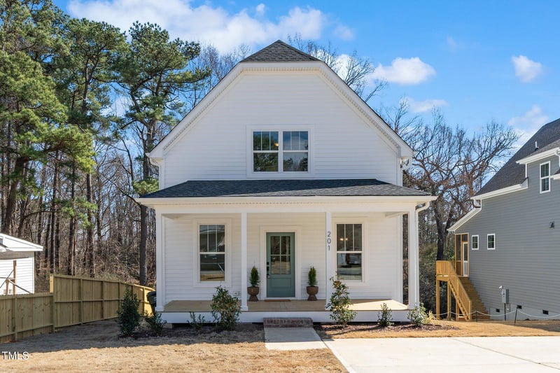 201 N Smith St, Clayton, NC 27520