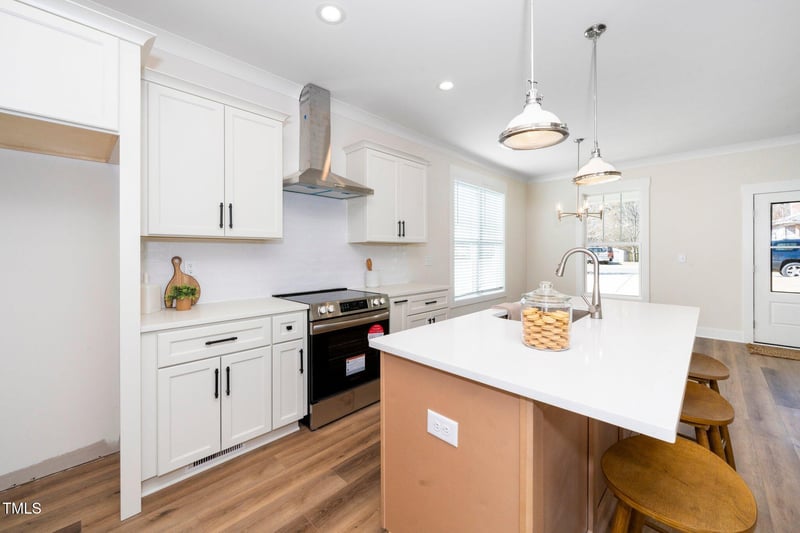 201 N Smith St, Clayton, NC 27520