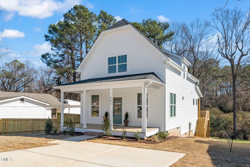 201 N Smith St, Clayton, NC 27520