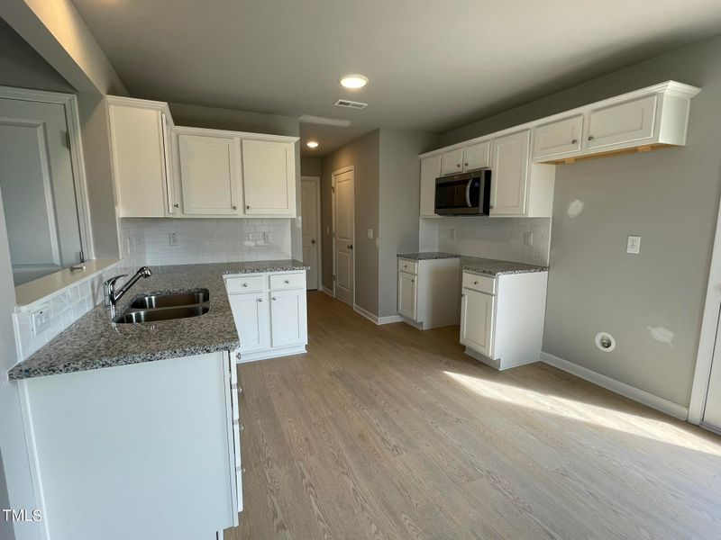 201 Starry Sky Dr, Benson, NC 27504