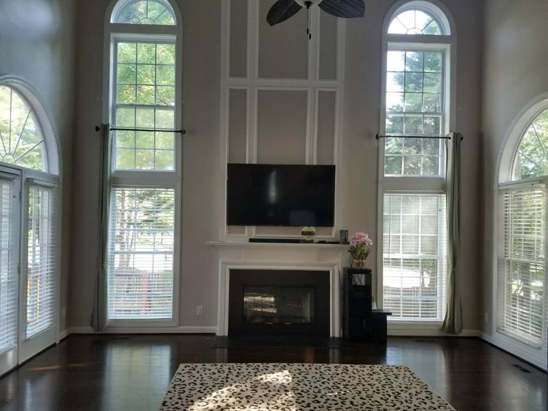 201 Strathburgh Ln, Cary, NC 27518