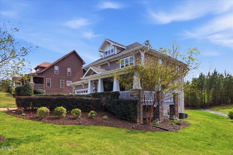 201 Streamside Dr, Sanford, NC 27330