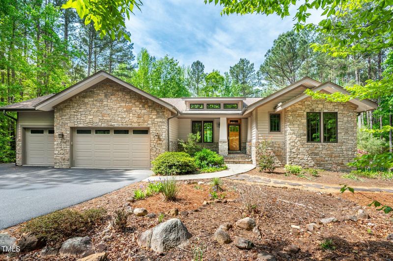 201 Summergate Cir, Chapel Hill, NC 27516
