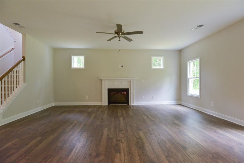 201 Tailwind Ln, Smithfield, NC 27577