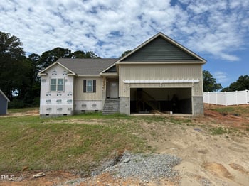201 Tee Dr, Selma, NC 27576