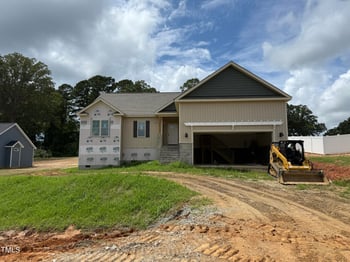 201 Tee Dr, Selma, NC 27576