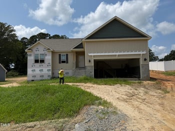 201 Tee Dr, Selma, NC 27576