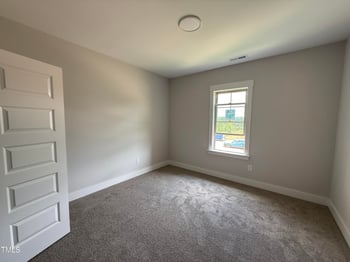 201 Tee Dr, Selma, NC 27576