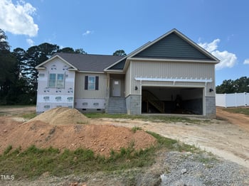 201 Tee Dr, Selma, NC 27576