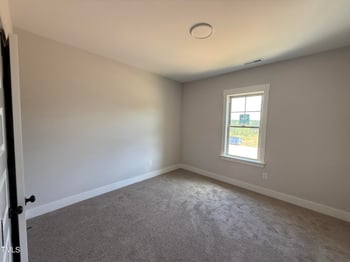 201 Tee Dr, Selma, NC 27576