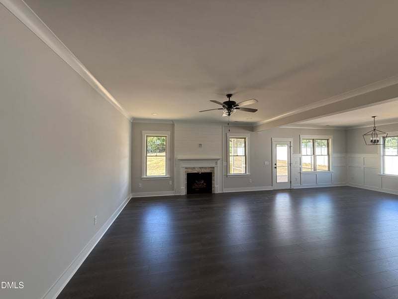 201 Tee Dr, Selma, NC 27576