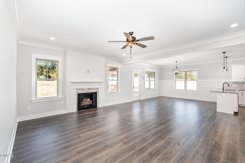 201 Tee Dr, Selma, NC 27576