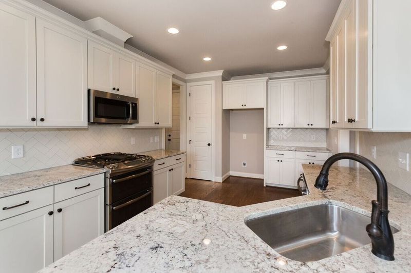 201 Townsend Dr, Clayton, NC 27527