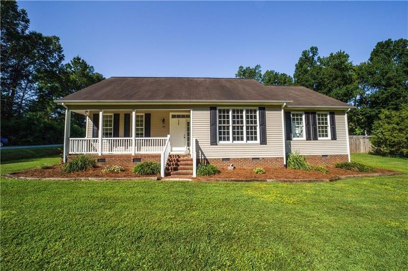 201 Tremont Dr, Burlington, NC 27215