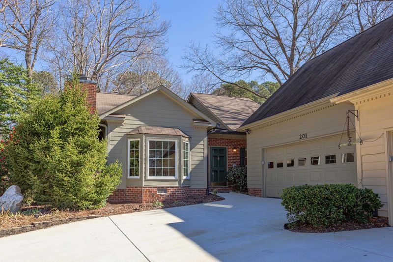 201 Tweed Cir, Cary, NC 27511