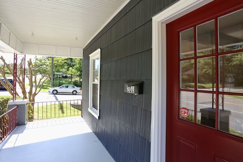 201 Walnut St, Cary, NC 27511