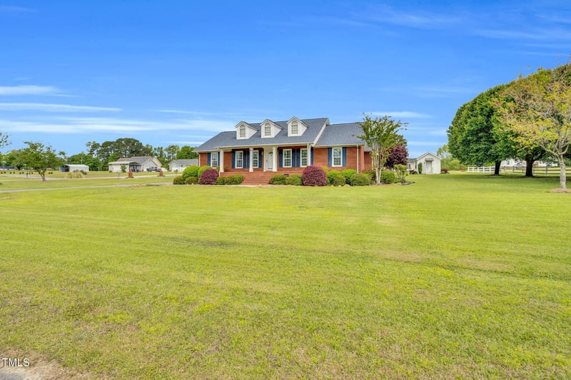 201 Wendy Pl, Benson, NC 27504