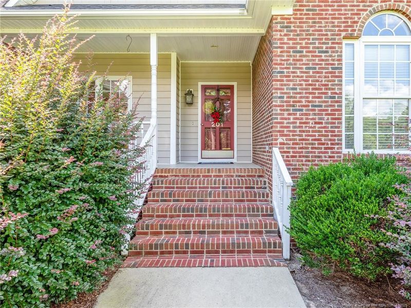 201 Wickfield Dr, Sanford, NC 27330