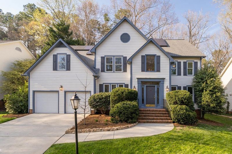 201 Woodleaf Dr, Chapel Hill, NC 27516