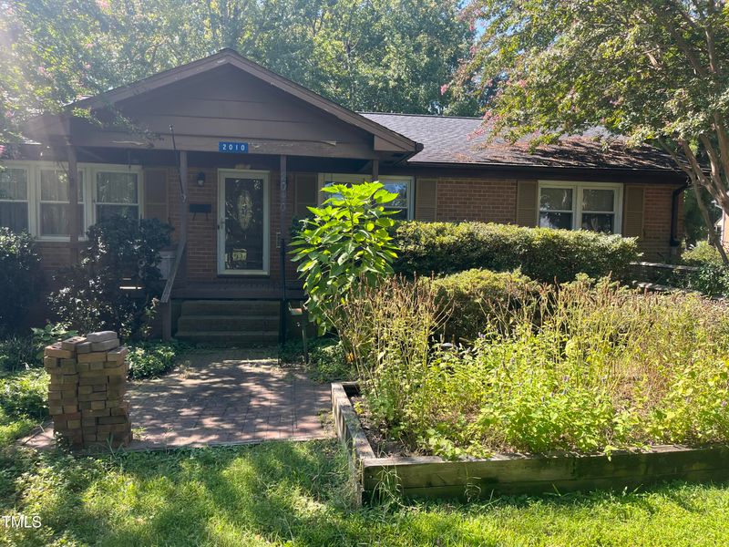 2010 W Front St, Burlington, NC 27215