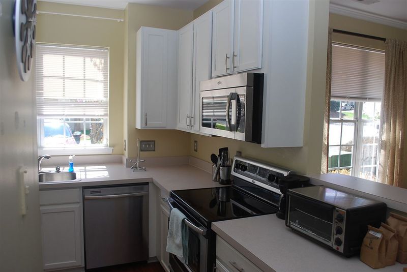 2010 Lost Ln, Raleigh, NC 27603