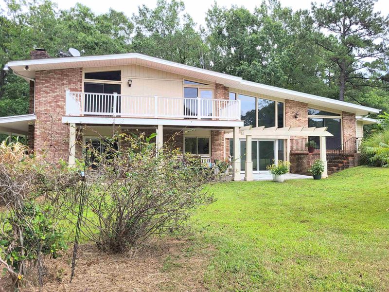 2010 Panoramic Dr, Durham, NC 27703