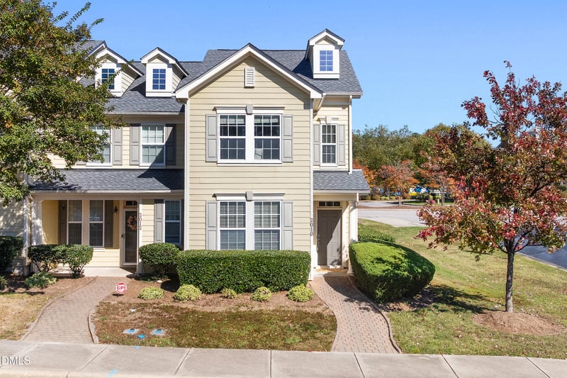 2010 Rapid Falls Rd, Cary, NC 27519