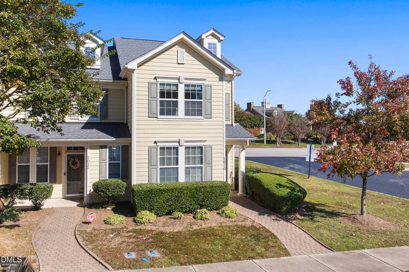 2010 Rapid Falls Rd, Cary, NC 27519