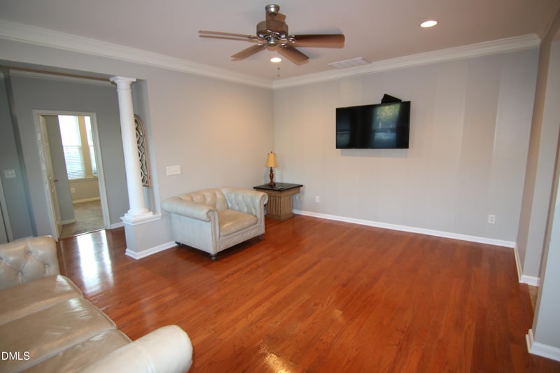 2010 Rapid Falls Rd, Cary, NC 27519
