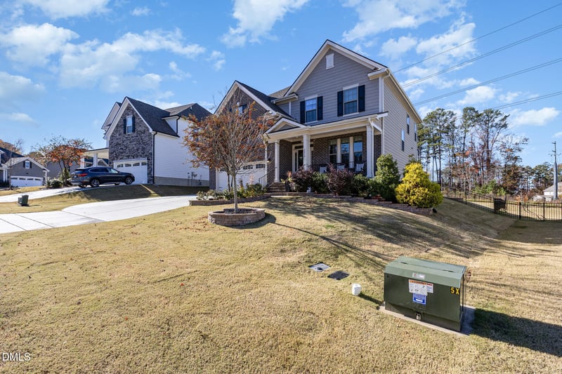 2010 Song Breeze Ln, Apex, NC 27502