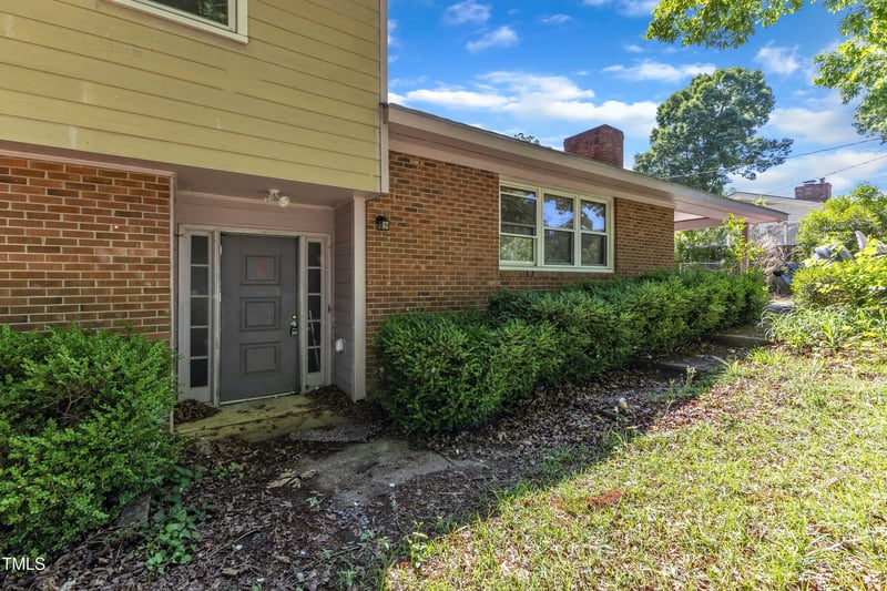 2010 Summerdale Dr, Raleigh, NC 27604
