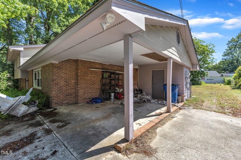 2010 Summerdale Dr, Raleigh, NC 27604