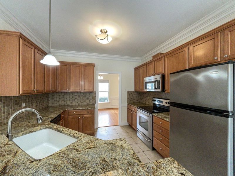 2010 Wild Iris Dr, Zebulon, NC 27597