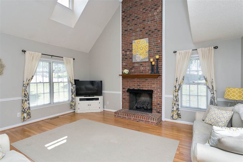 2011 Graybark Ct, Apex, NC 27502