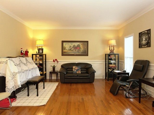 2011 Roland Glen Rd, Cary, NC 27519
