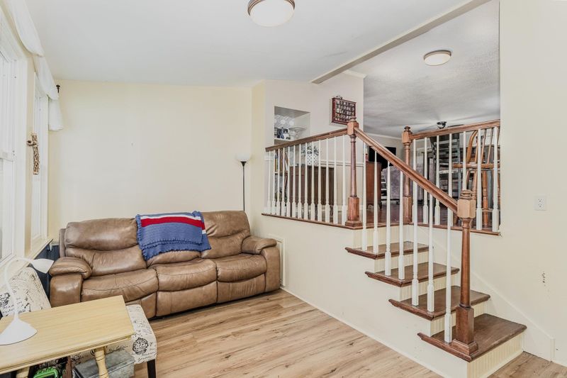 2012 Benttree Dr, Clayton, NC 27520