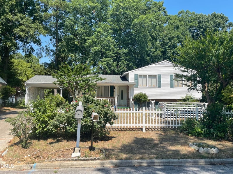 2012 Bowman Ln, Raleigh, NC 27610