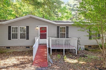 2012 Coachman Ct, Clayton, NC 27520
