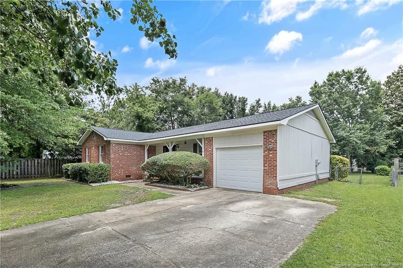 2012 Cobblestone Pl, Fayetteville, NC 28304