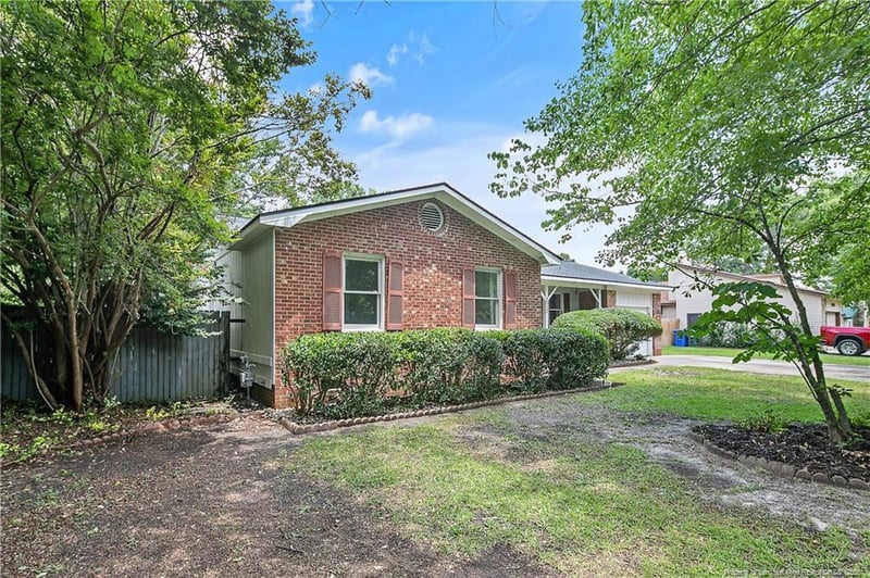 2012 Cobblestone Pl, Fayetteville, NC 28304