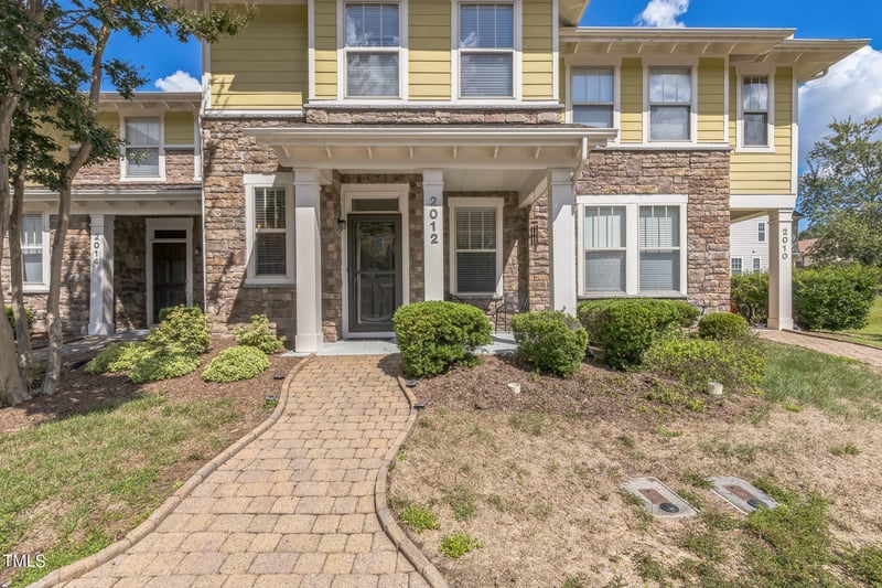2012 Freeport Dr, Cary, NC 27519
