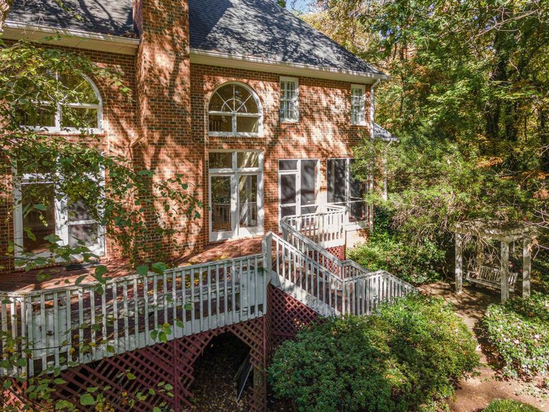 2012 Inverness Ct, Raleigh, NC 27615